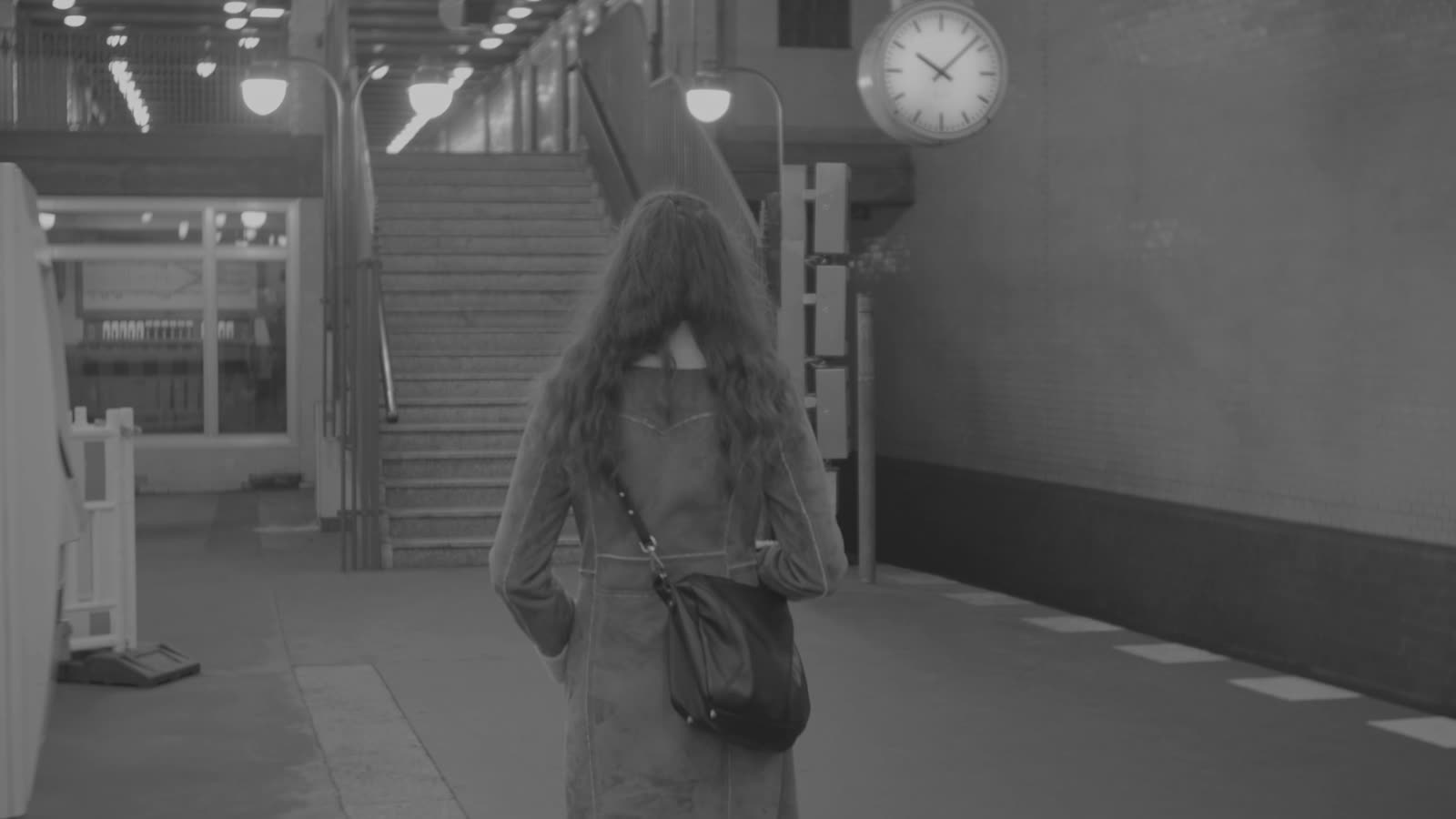 Still from „Die Vorüberlaufenden“